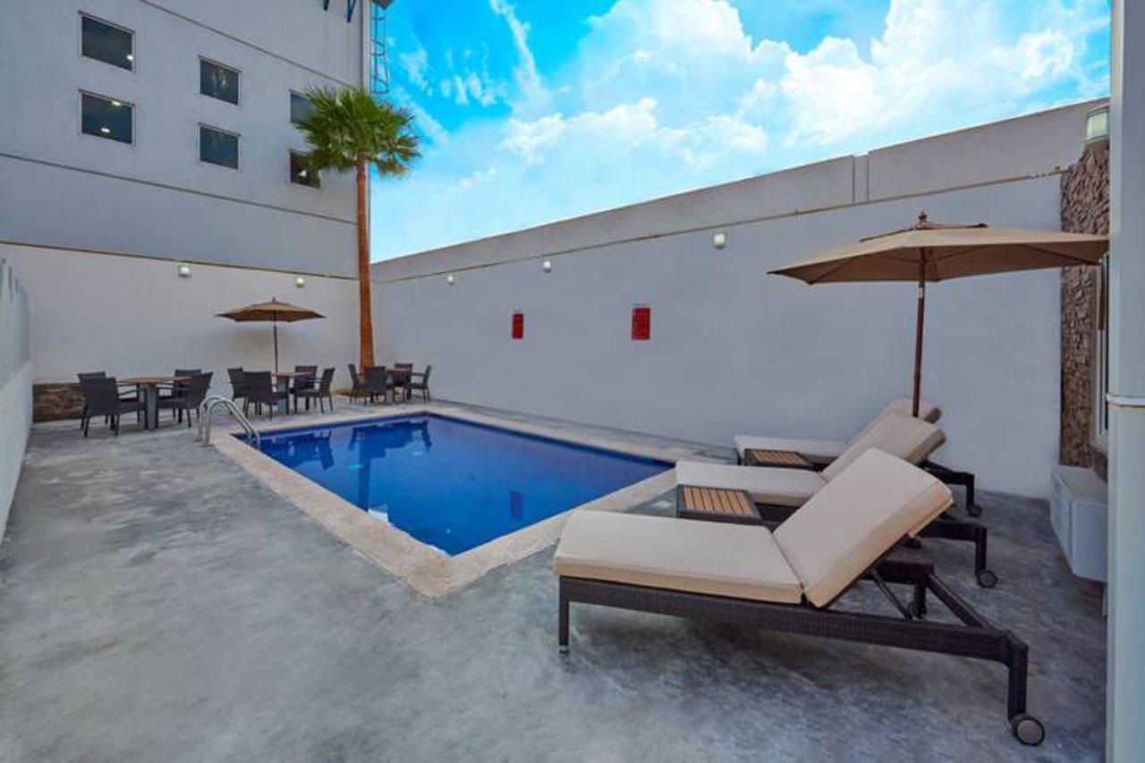Extended Suites Cancun Cumbres Exteriér fotografie